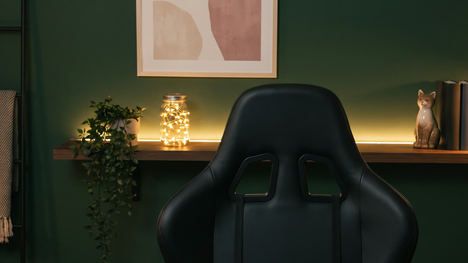 The room Kira Candle records from